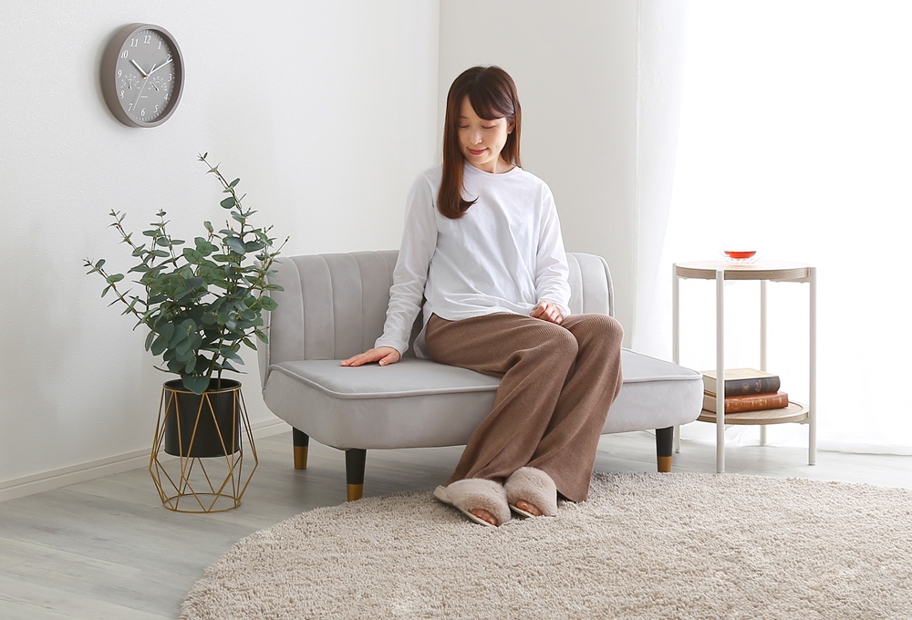 ベロア調の脚付きローソファ Chammy チャミー 商品追加画像16