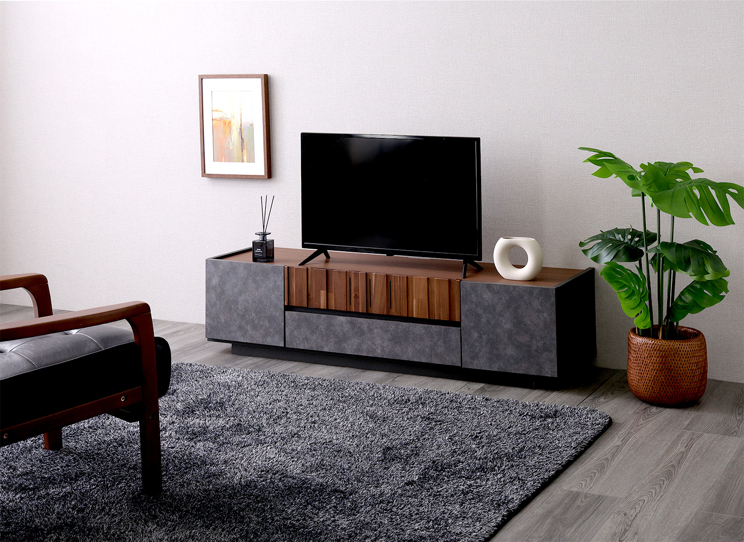 モルタル調×木目 モダンテイストなテレビ台 140cm幅の説明を補足する画像や、テキストオーバーレイがなく商品が見やすい画像、細部の画像。