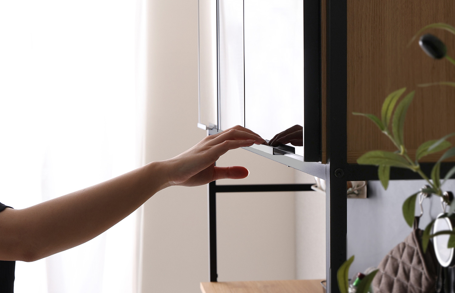 ヴィンテージ調マグネットワイド食器棚 ブラックガラス GREACK グリック 追加画像10